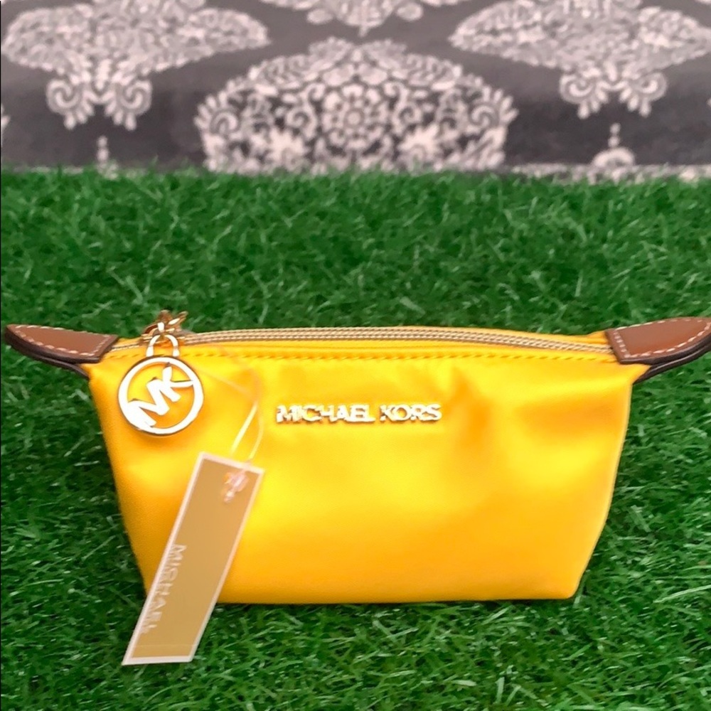 MICHAEL KORS TRAVEL XS POUCH CITRUS - Picture 2 of 16